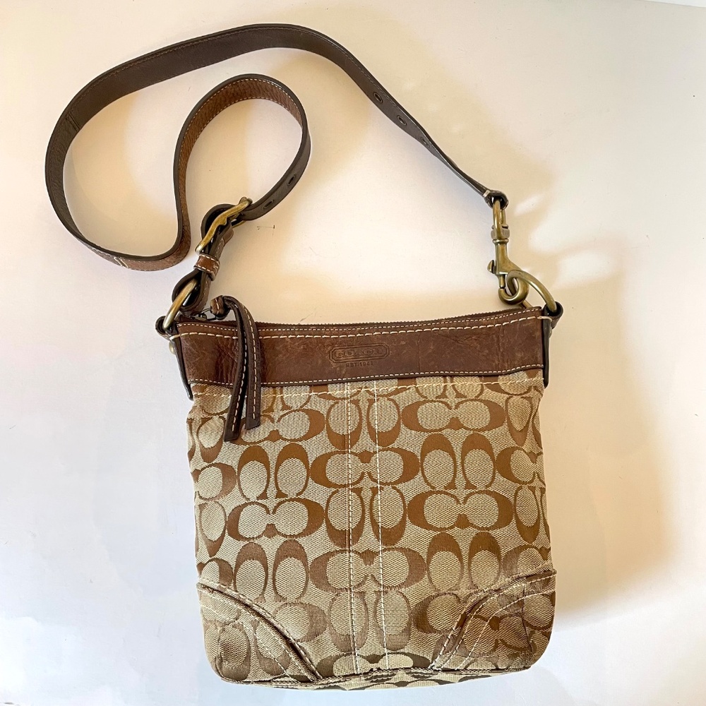 Coach Signature Canvas Vintage Slim Soho Hobo shoulder Bag Brown